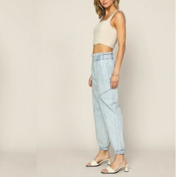 SKIES ARE BLUE Baggie Jeans Medium Joggers Light Wash Elastic Waist NWOT - Picture 1 of 11
